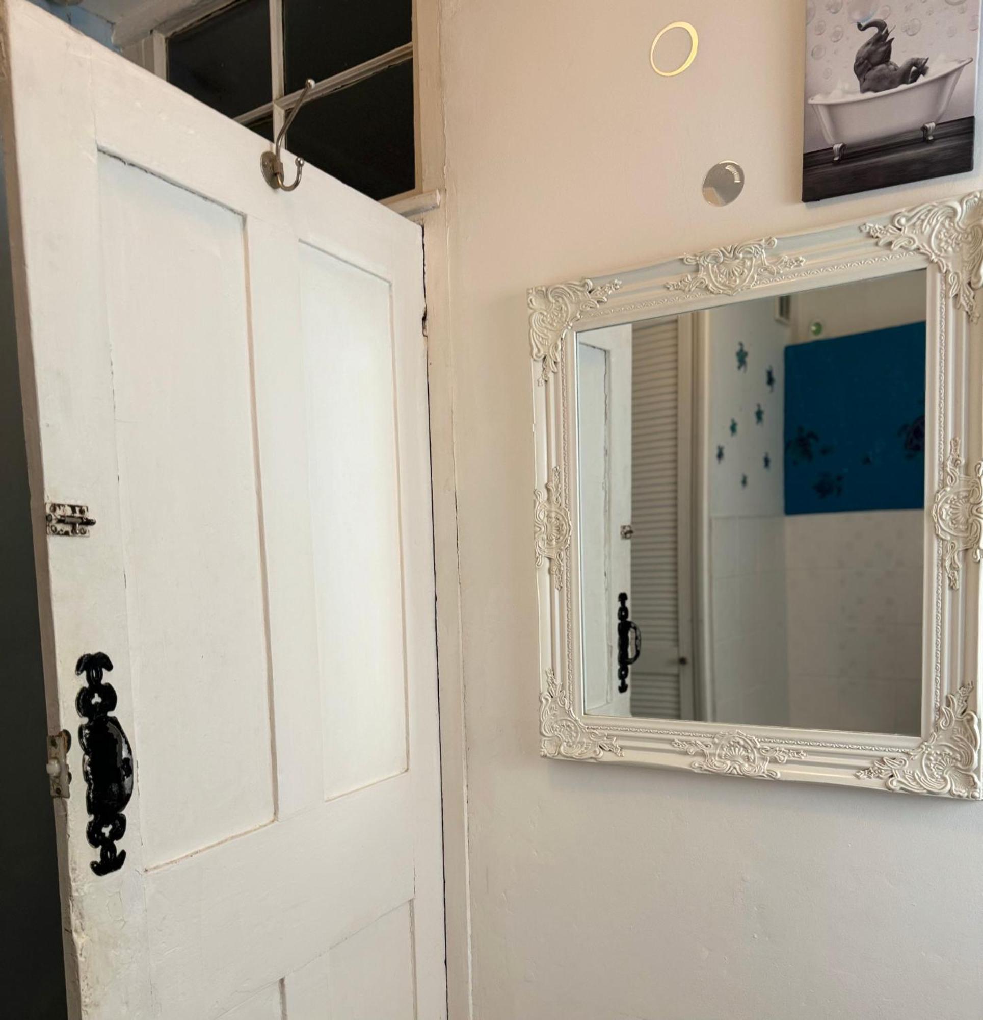 Beautiful Townhouse Next To Royal Victoria Park And Botanical Gardens Within Easy Walking Distance To Bath City Centre Exteriér fotografie